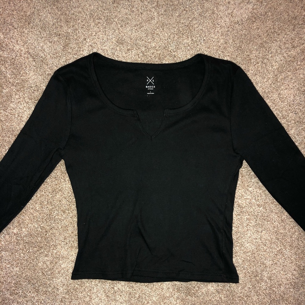 Long sleeve notch front top